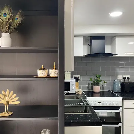 Charming, Cosy Hideaway With Free Wifi, Parking Lejlighed